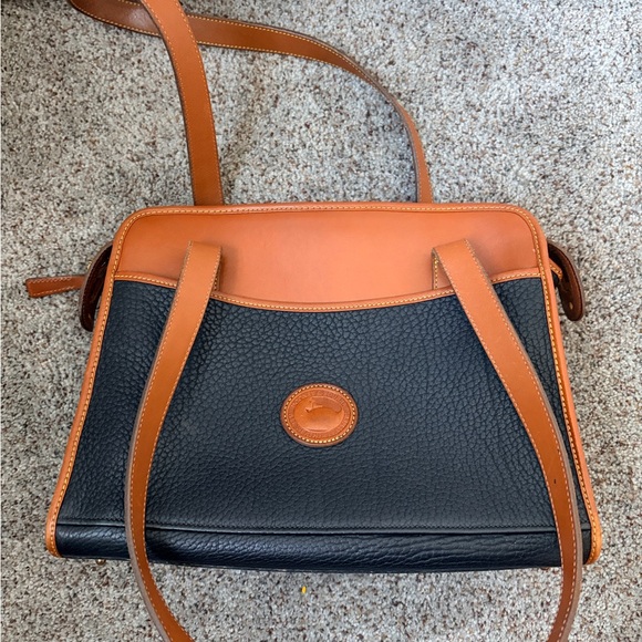 Dooney and Bourke rare vintage all weather leather shoulder bag - Picture 13 of 13